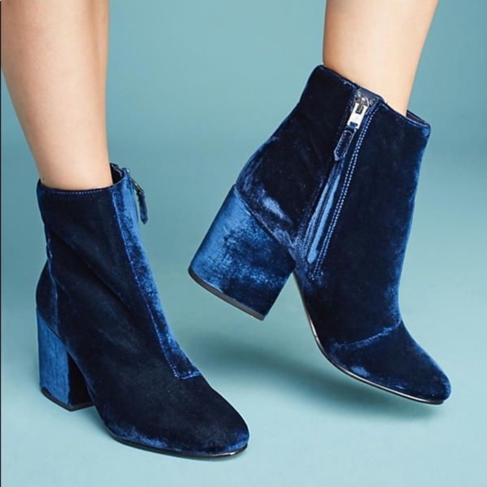 🆕NWT rare Sam Edelman Navy Velvet Heeled Booties